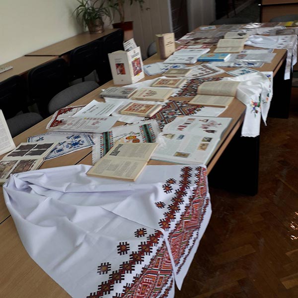 2021.05.19_Den_Vishivanki1