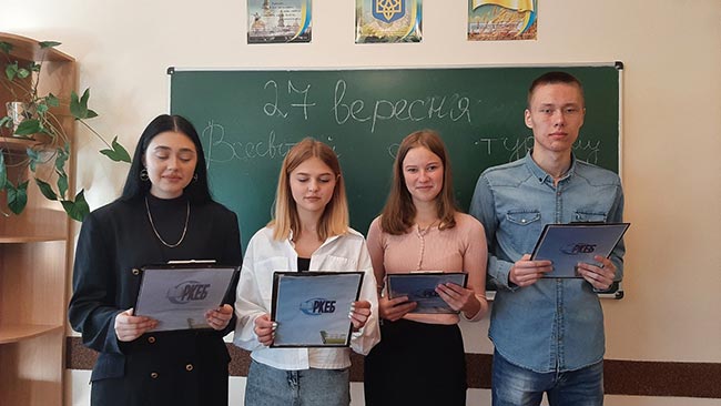 2021.09.27 Den Turizmu1