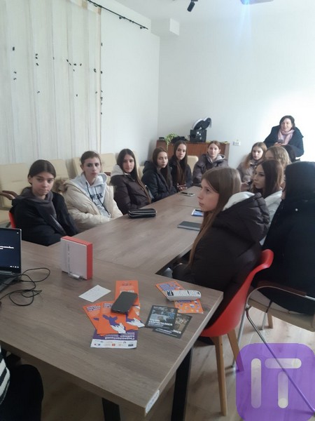 2025.05.15.mandryemo1