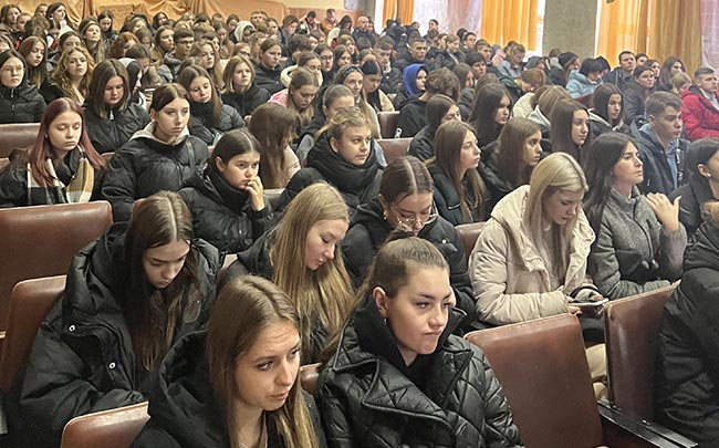 2023.11.14 Verh rada osvitn centr