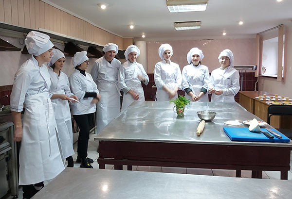 2020.12.16_Pravila_servir_stolu_Vun