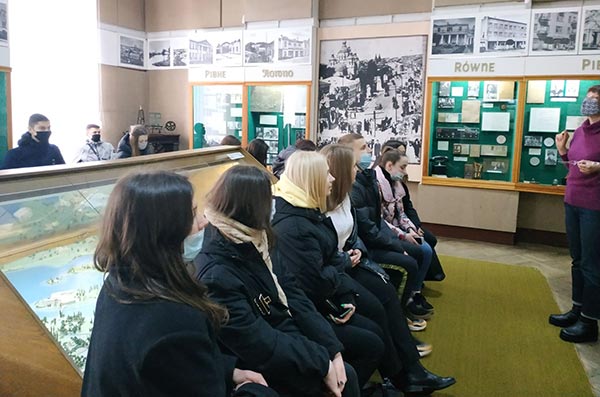 2021.03.22_Muzeini_gostini1